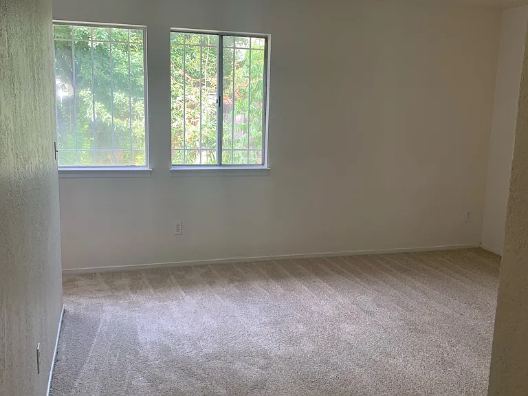 9315 Decatur Dr — Photo 4