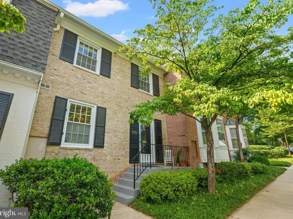 3581 Hamlet Pl, Chevy Chase, MD 20815