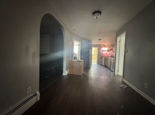 90 E 21st St #1, Bayonne, NJ 07002