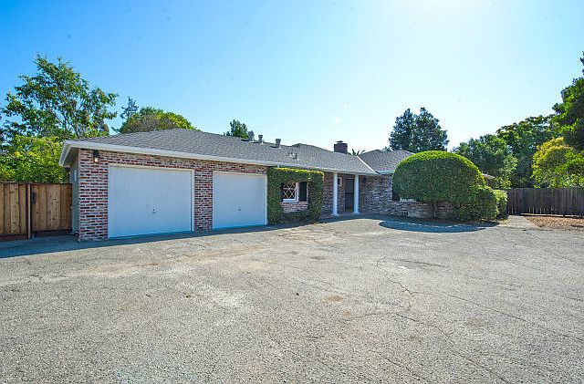 1st image of 30 Summerholme Pl