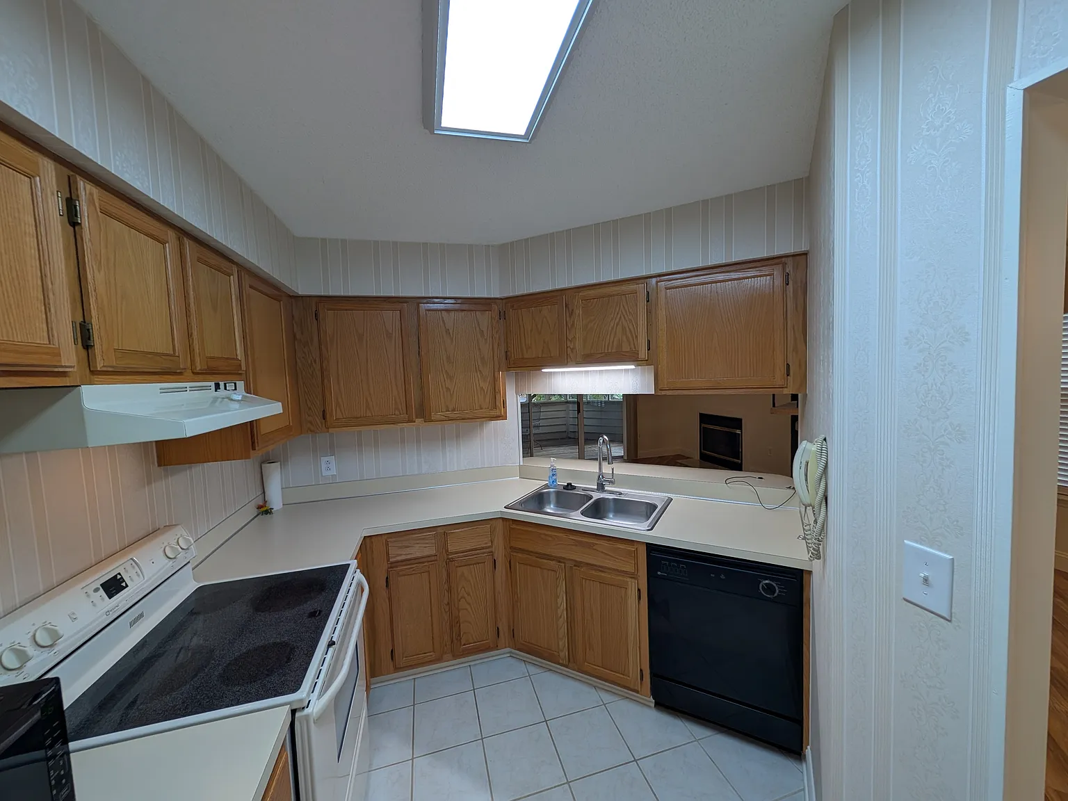 2 bed, 900 sqft, $1,450 — Photo 4
