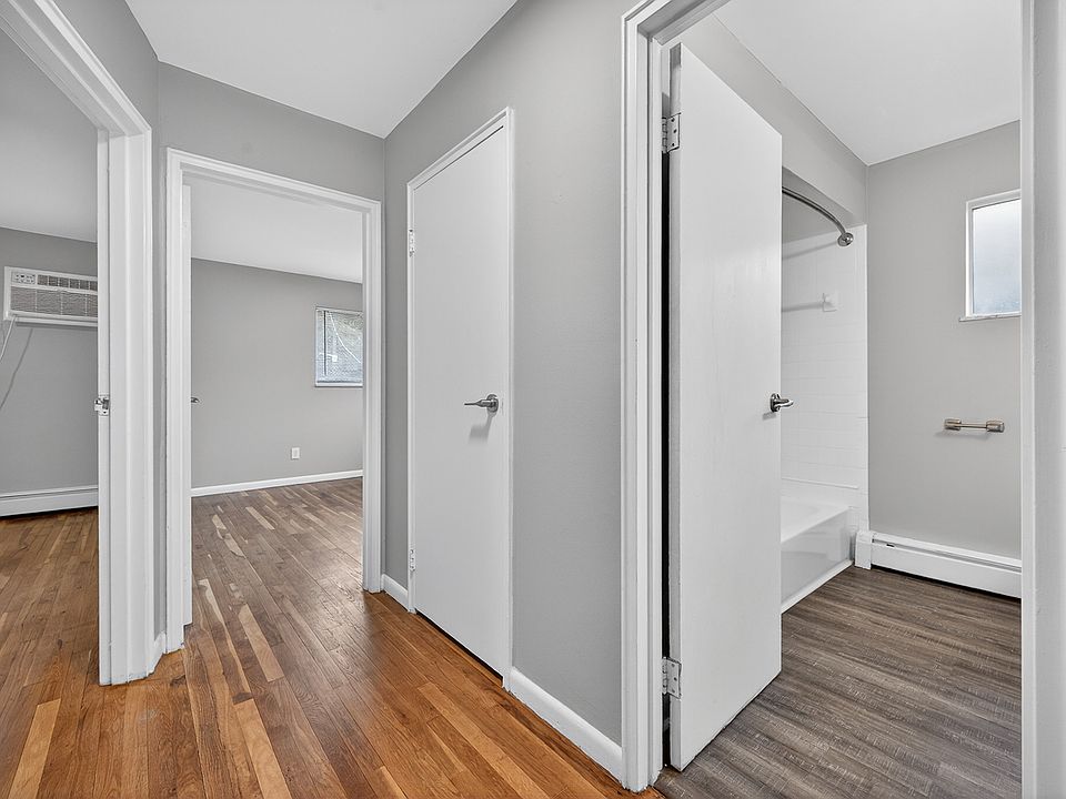 2x1 Full Renovation - Hallway