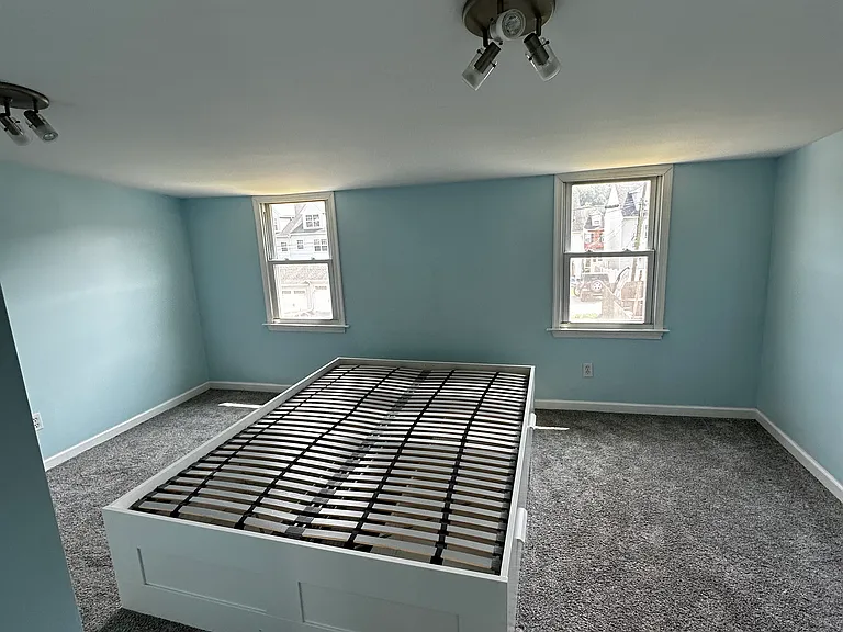 425 Spring Mill Ave — Photo 18