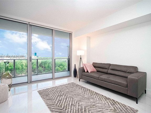 5th image of 16385 Biscayne Blvd Unit 719