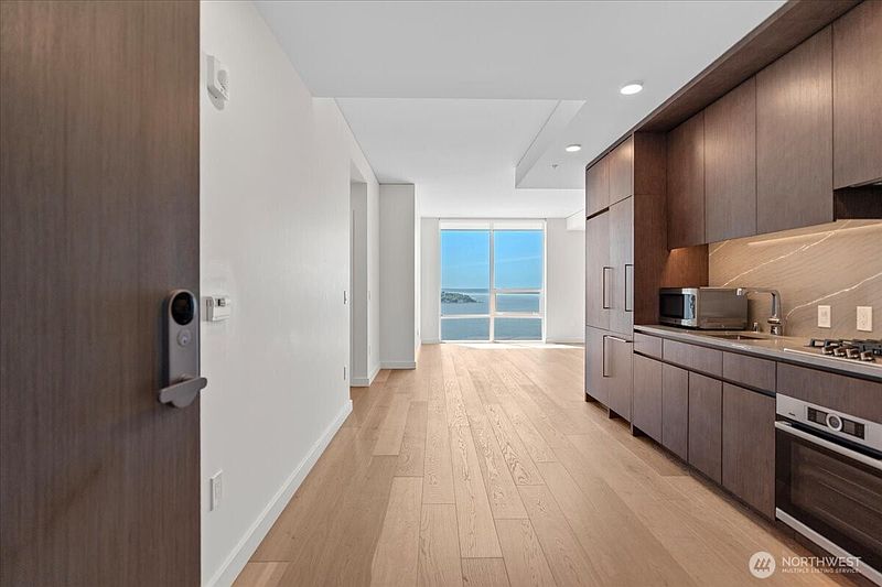 2nd image of 121 Stewart Street #2506