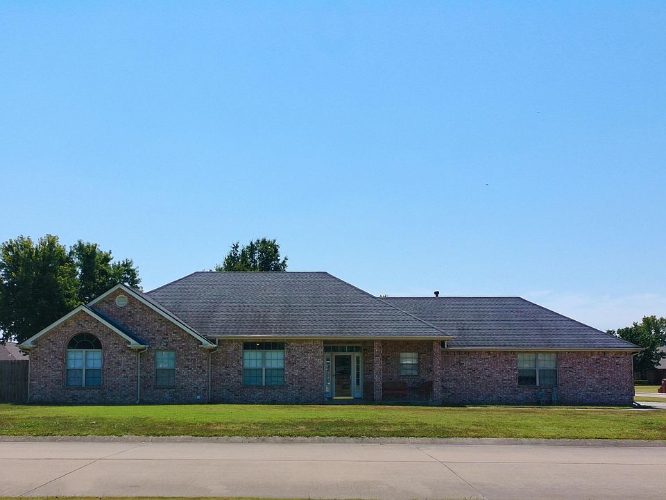 1st image of 2426 Cedar Ct