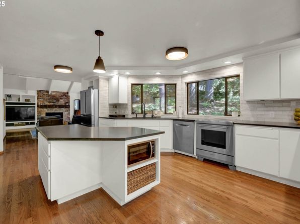 2050 Dogwood Dr, Eugene, OR 97405