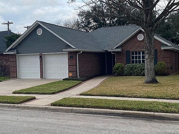 2nd image of 214 Spur Dr