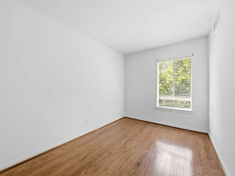 2255 Castle Rock Sq #21C — Photo 9