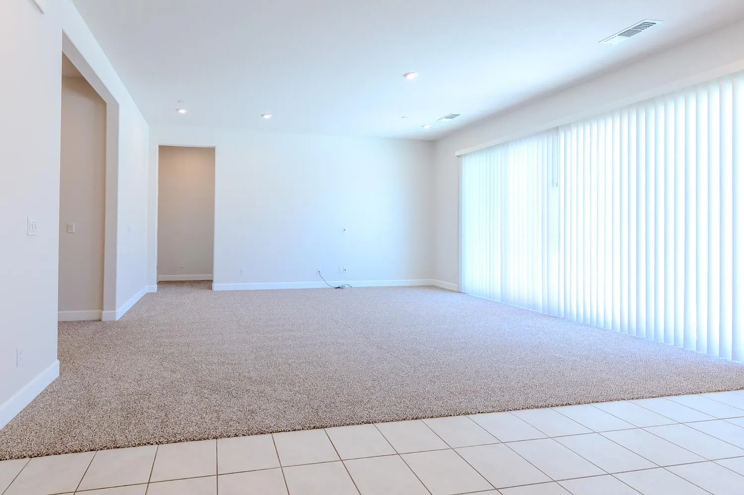 3 bed, 2272 sqft, $3,050 — Photo 4