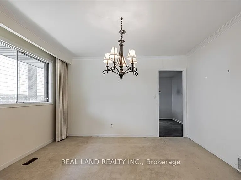274 Timothy Ct #UPPER — Photo 11