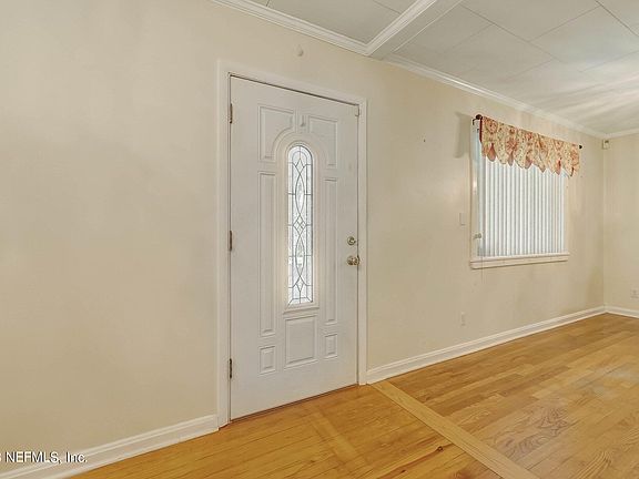 3rd image of 2838 CORINTHIAN Avenue