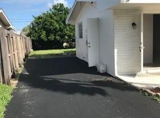 8471 NW 11th St, Hollywood, FL 33024