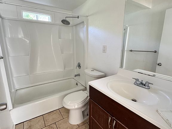 5th image of 608 N College Dr APT 2