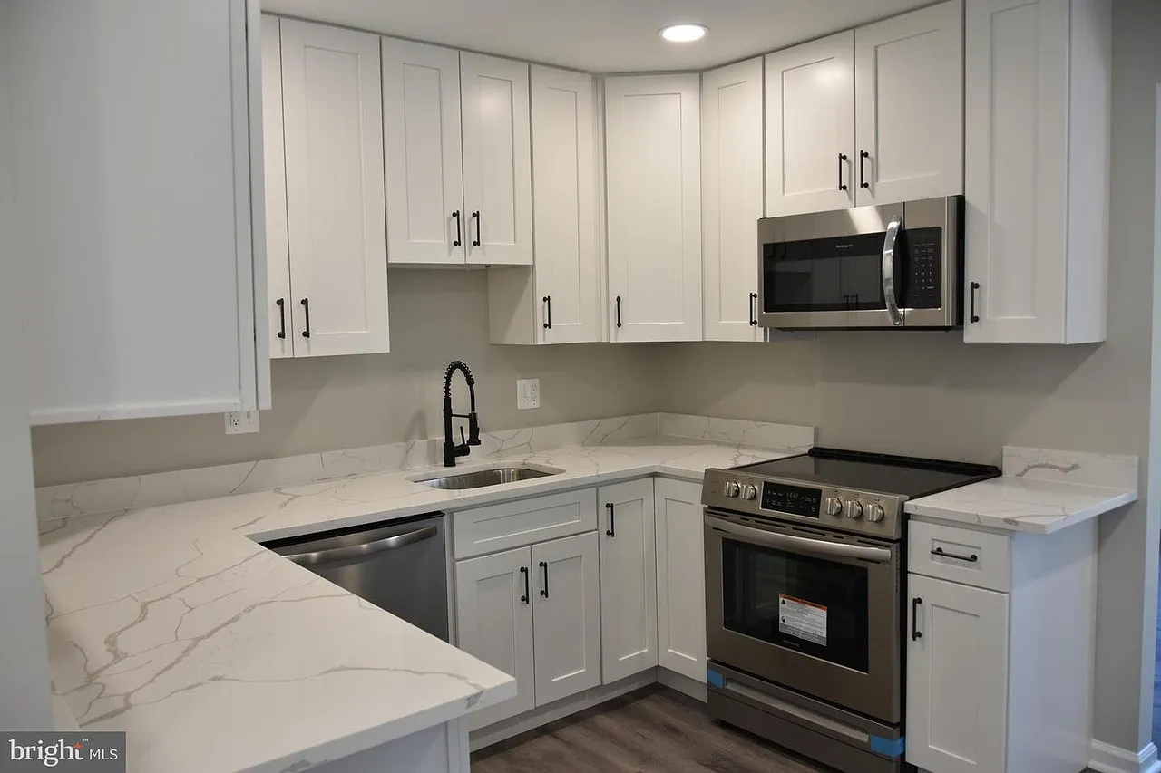 4 bed, 3.5 bath, 1944 sqft, $3,750 — Photo 3