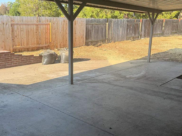 Siskiyou Blvd — Photo 10