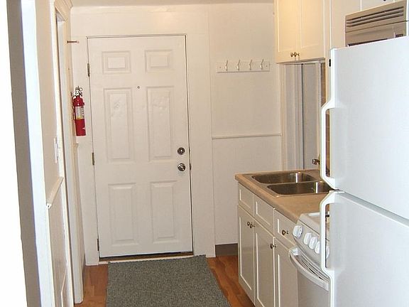 3rd image of 110 1/2 Washington St