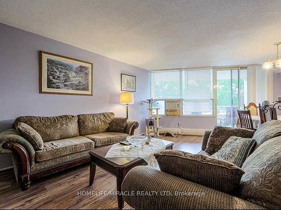 3rd image of 60 Pavane Linkway #216