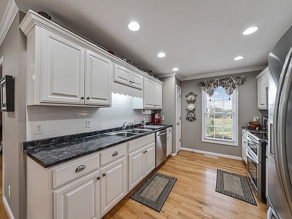 5th image of 3421 Brookstone Dr