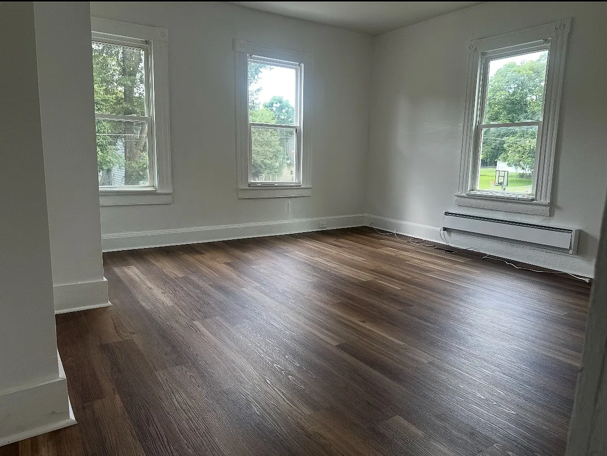 2 bed, 958 sqft, $1,050 — Photo 2