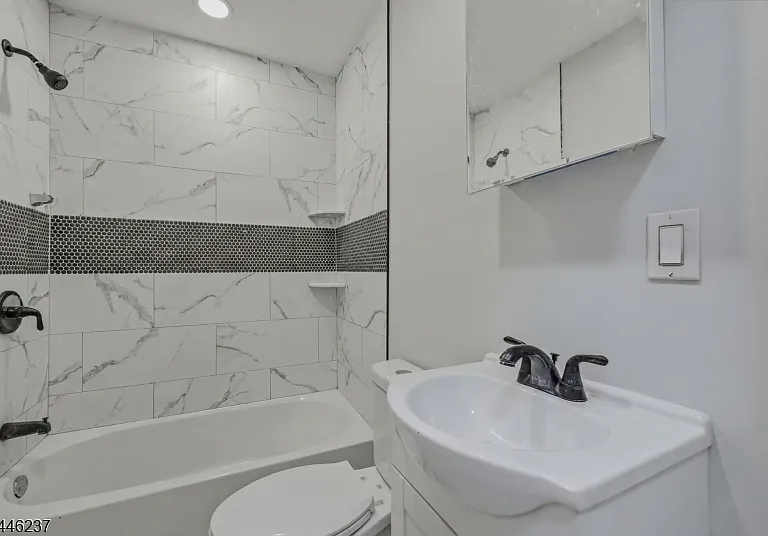 489 E 22nd St #1 — Photo 16