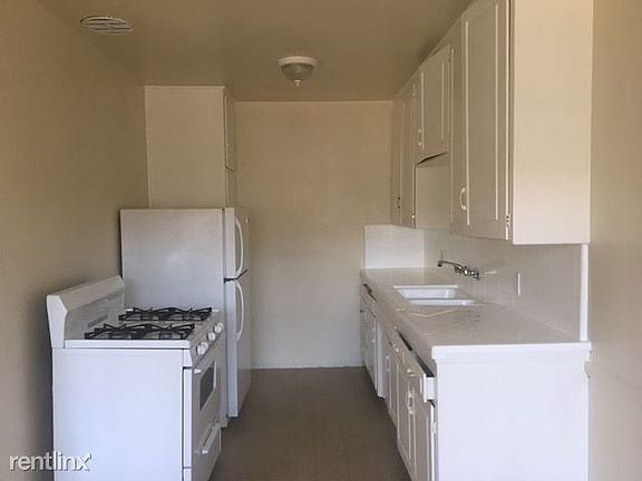 4th image of 4905 Pinafore St