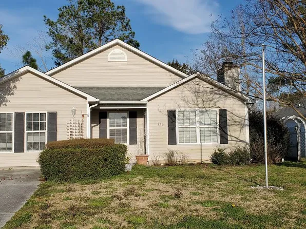 820 S Dogwood Ln, Swansboro, NC 28584