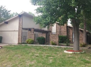 1118 Meandering Way, Garland, TX 75040
