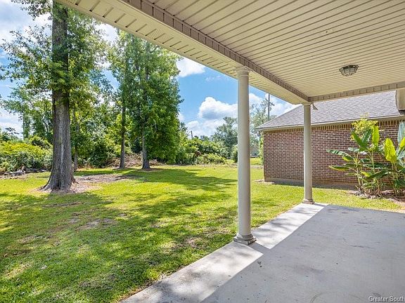 3rd image of 2000 Forest Way Blvd