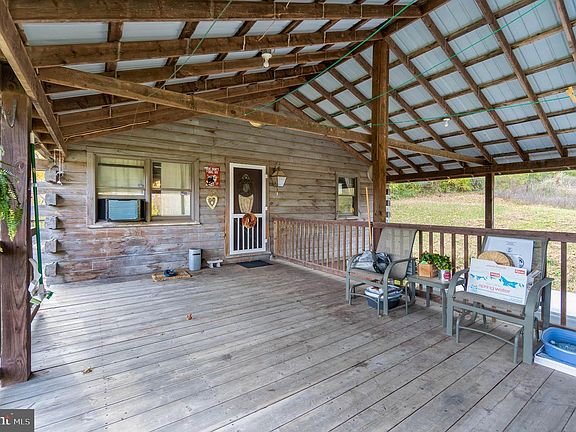 5th image of 100 Dogwood Dr