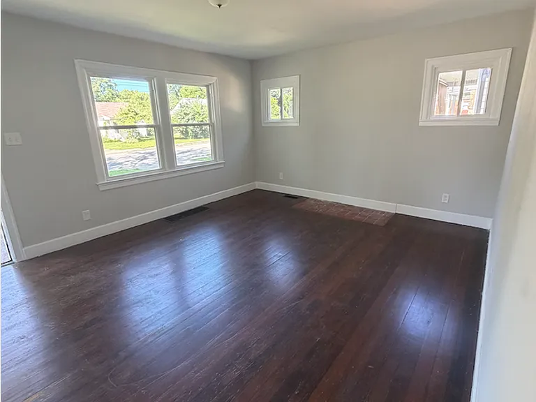 141 Brown Ave — Photo 1