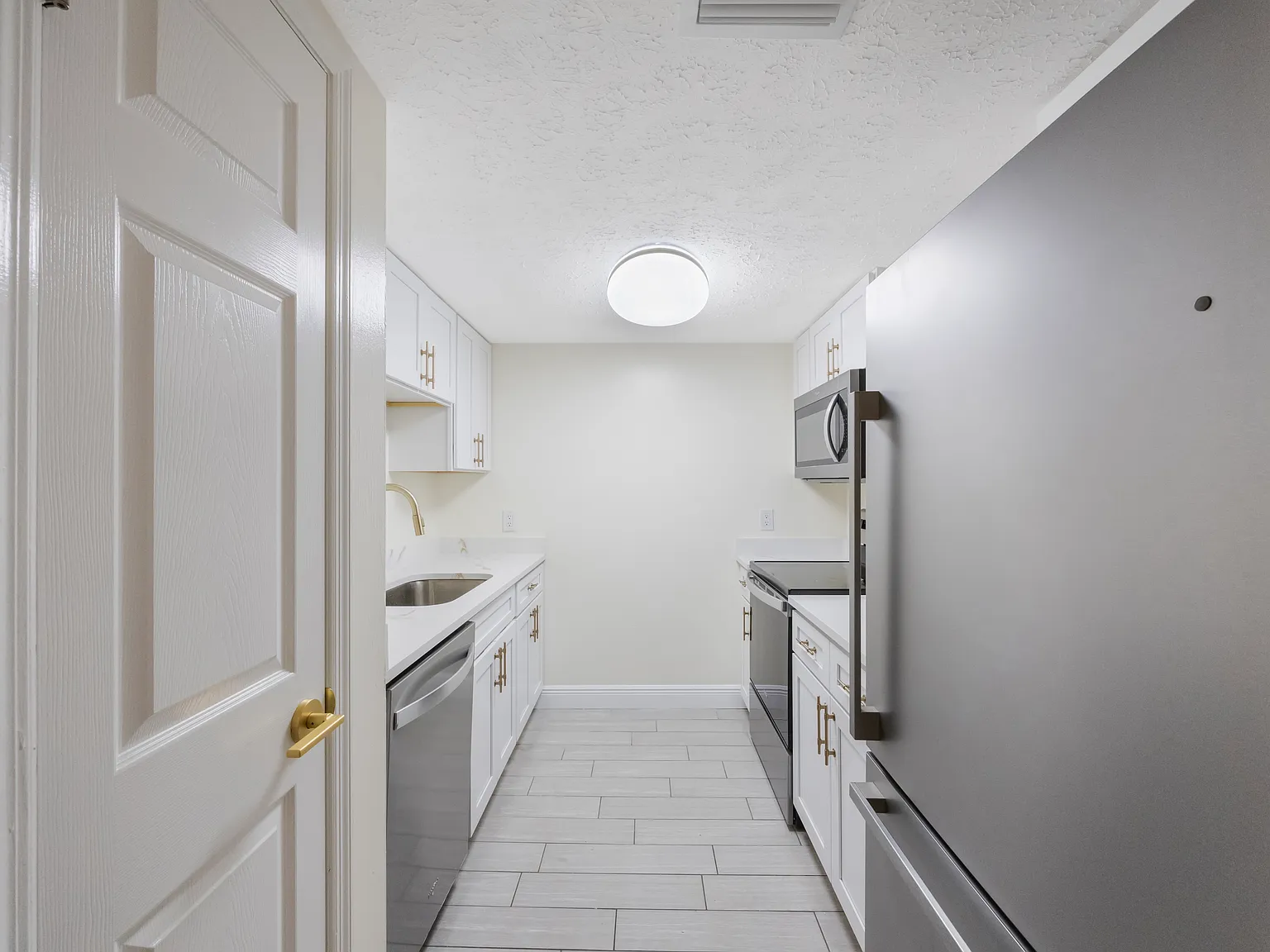 3111 W Horatio St — Photo 3
