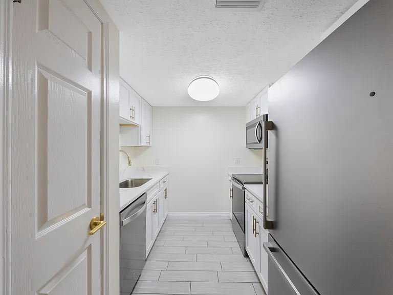 3111 W Horatio St #206 — Photo 3