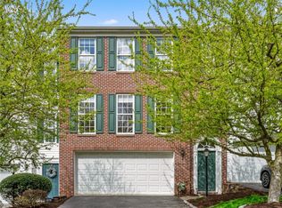 653 Village Green Blvd E, Mars, PA 16046