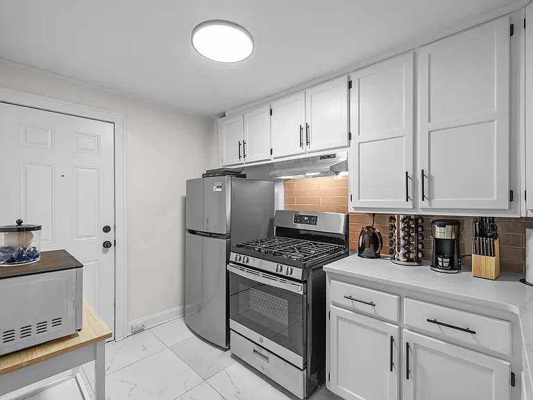 1109 W 41st St #1E — Photo 15