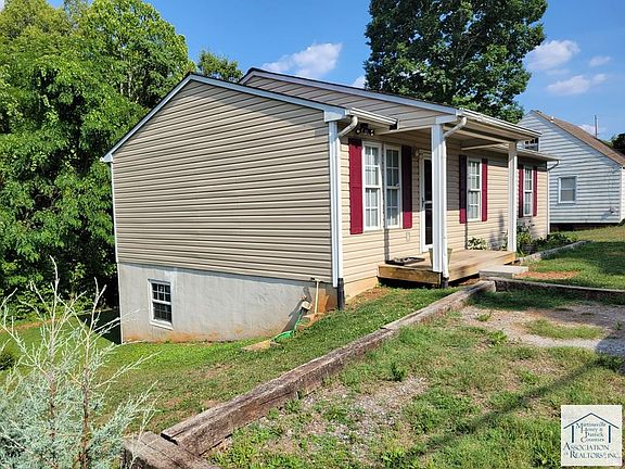 3rd image of 1423 Rivermont Heights Rd