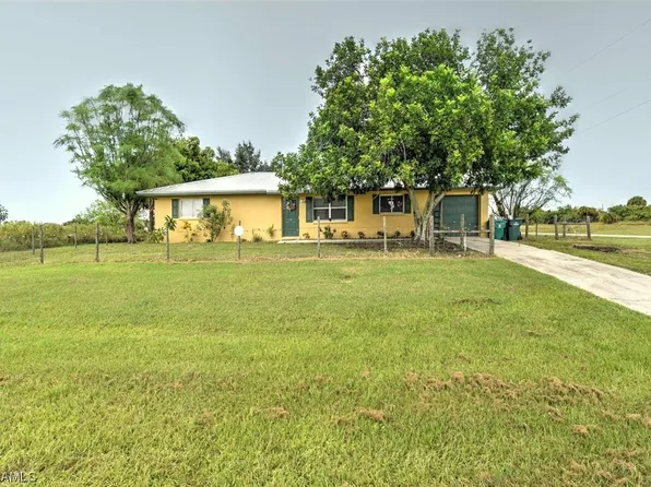 3076 E Briarwood Cir, Labelle, FL 33935