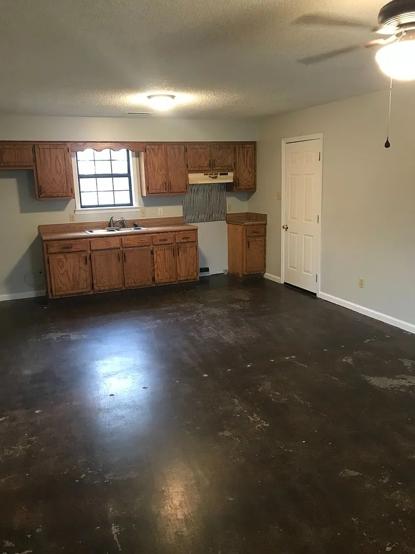 2 Bed I bath home — Photo 2
