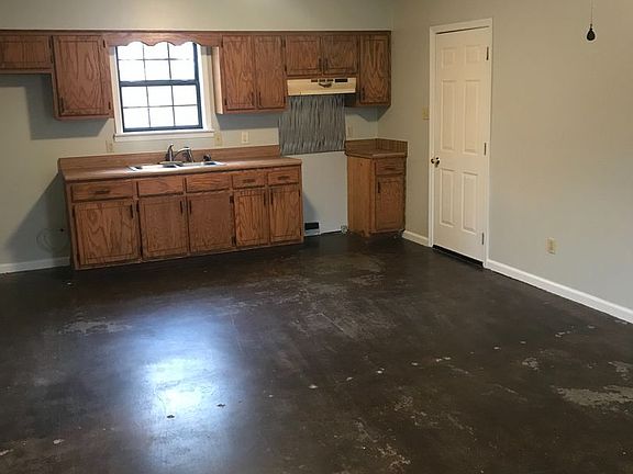 2nd image of 7868 Highway 59 W