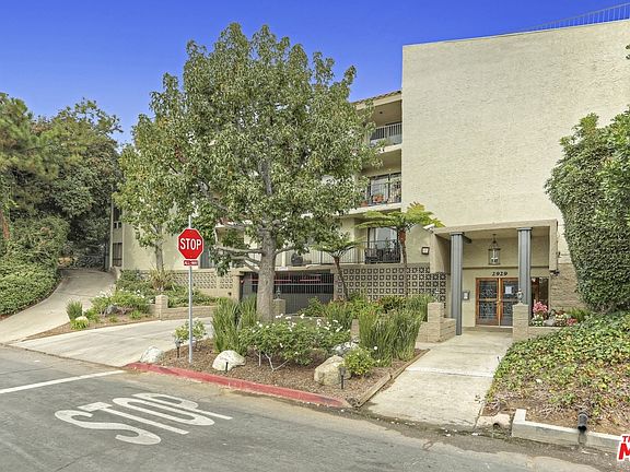 4th image of 2929 Waverly Dr APT 217