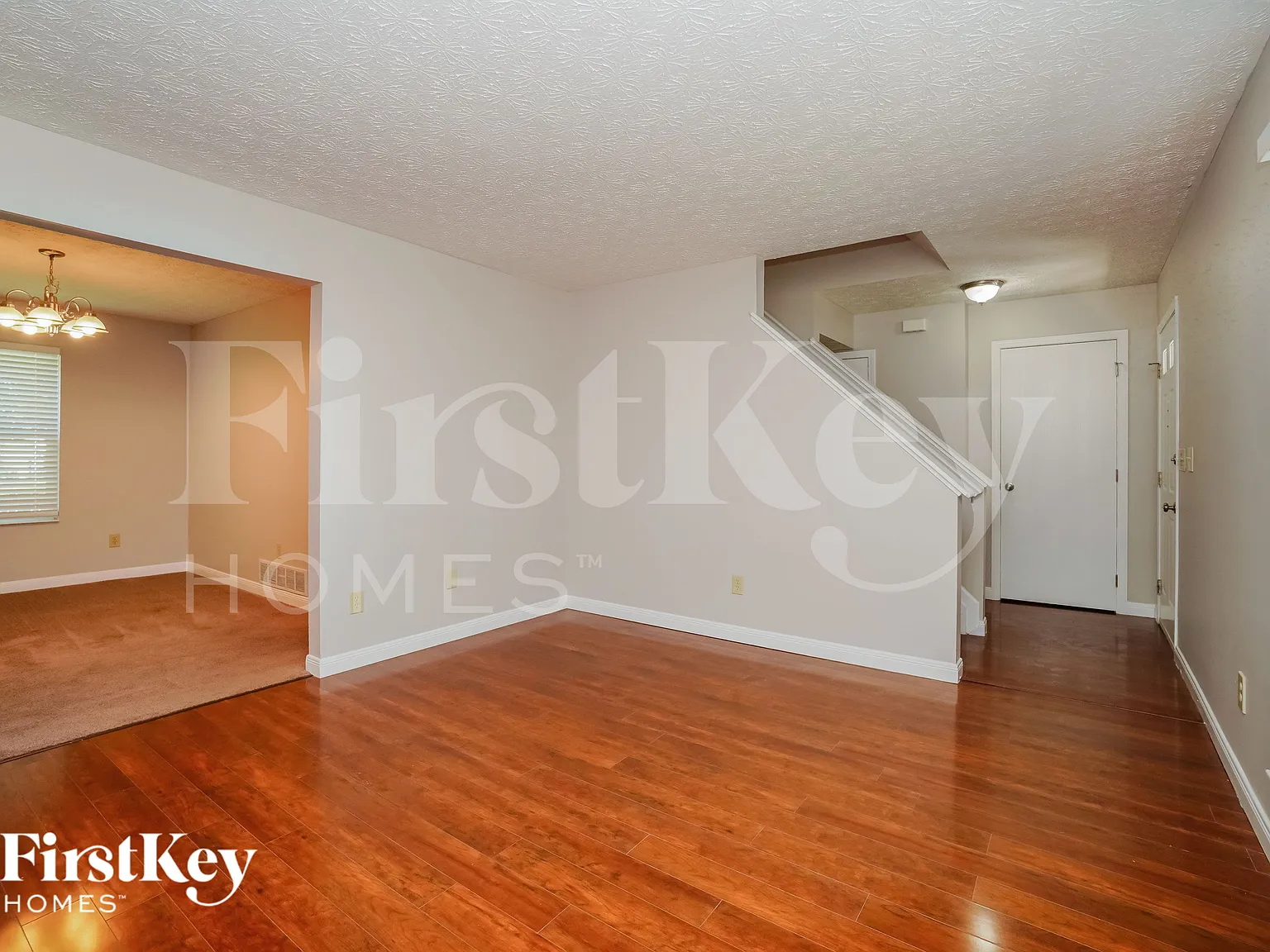 4 bed, 2.5 bath, 1910 sqft, $3,295 — Photo 2