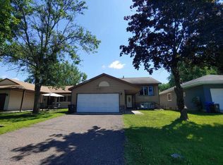 968 Germain Ct, Saint Paul, MN 55106