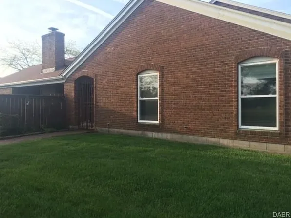 1126 Charleston Ct, Fairborn, OH 45324