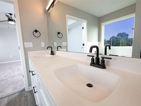 4th image of 12713 Belmeade Ave