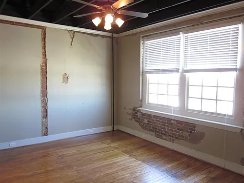 208 N Bryan Ave Photo 1
