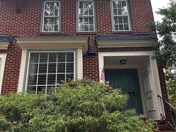 2nd image of 819 Botetourt Gdns