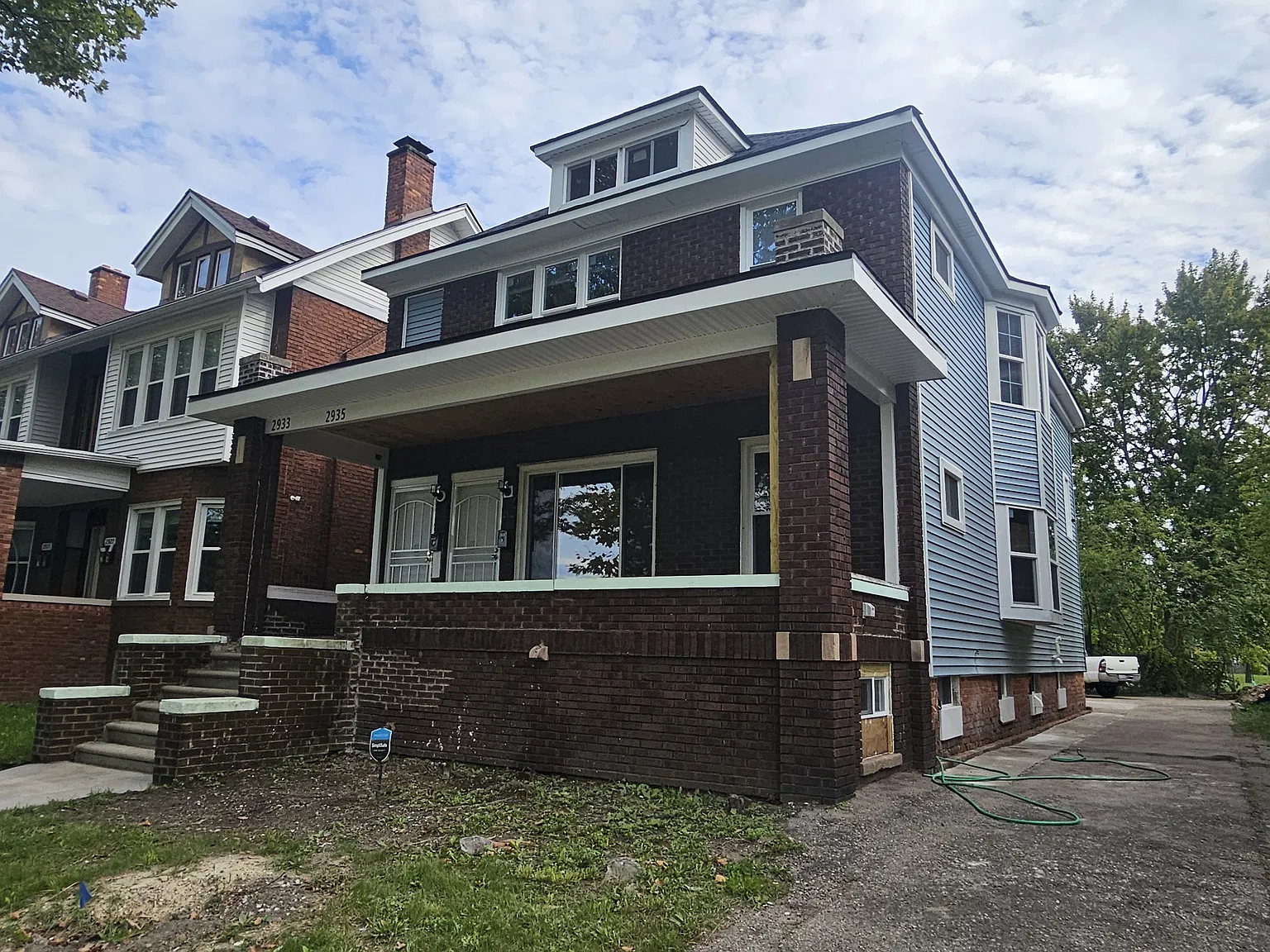 2935 Hogarth St — Photo 2