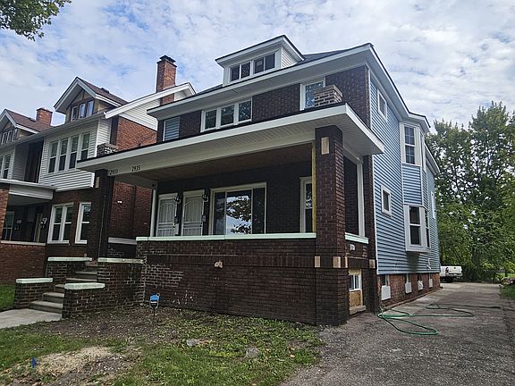 2nd image of 2935 Hogarth St