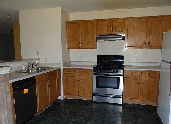 3rd image of 261 Masonwood Dr