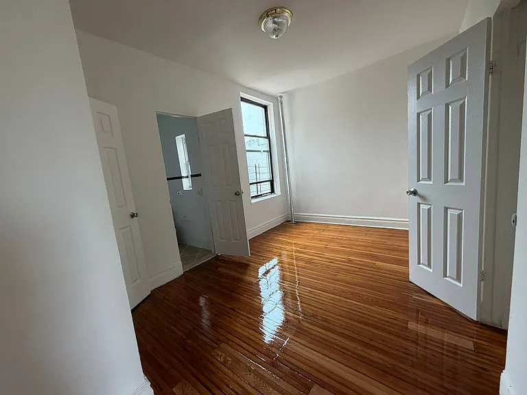 1250 Morris Ave #5D — Photo 5